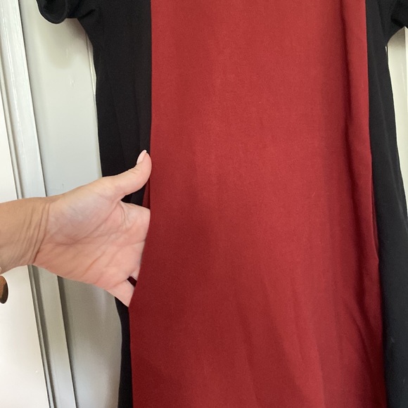 Kate Spade dress - With pockets. Single button back. - Picture 3 of 4